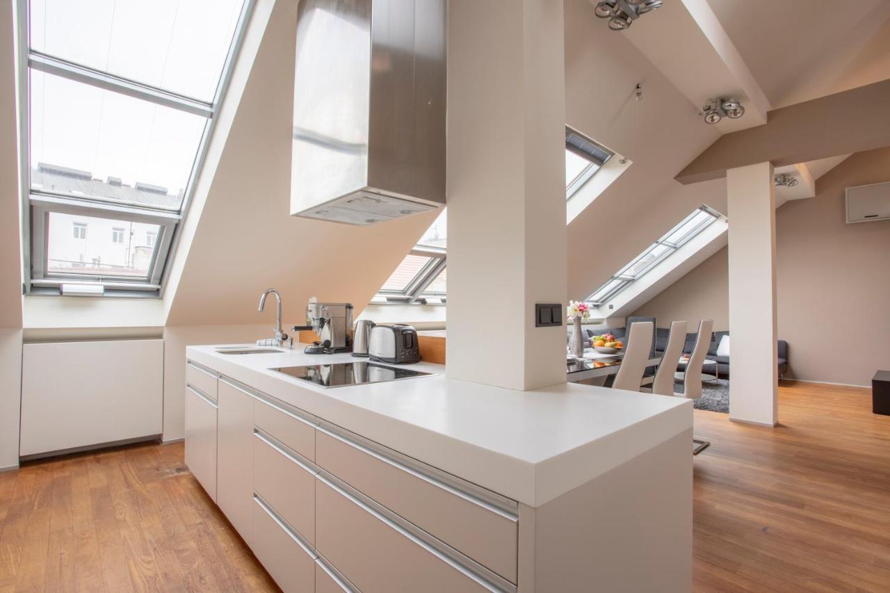 Luxury Central Duplex With Terrace Prag Eksteriør billede