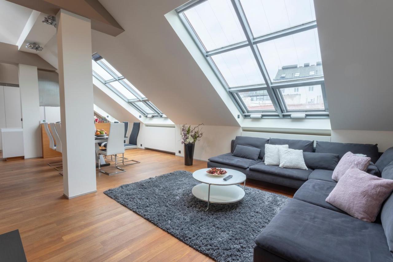 Luxury Central Duplex With Terrace Prag Eksteriør billede